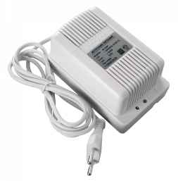 AT-12/50_White case Источник стабилизированного питания. Uвх 110-250 В AC, Uвых DC 12,6В - 5А